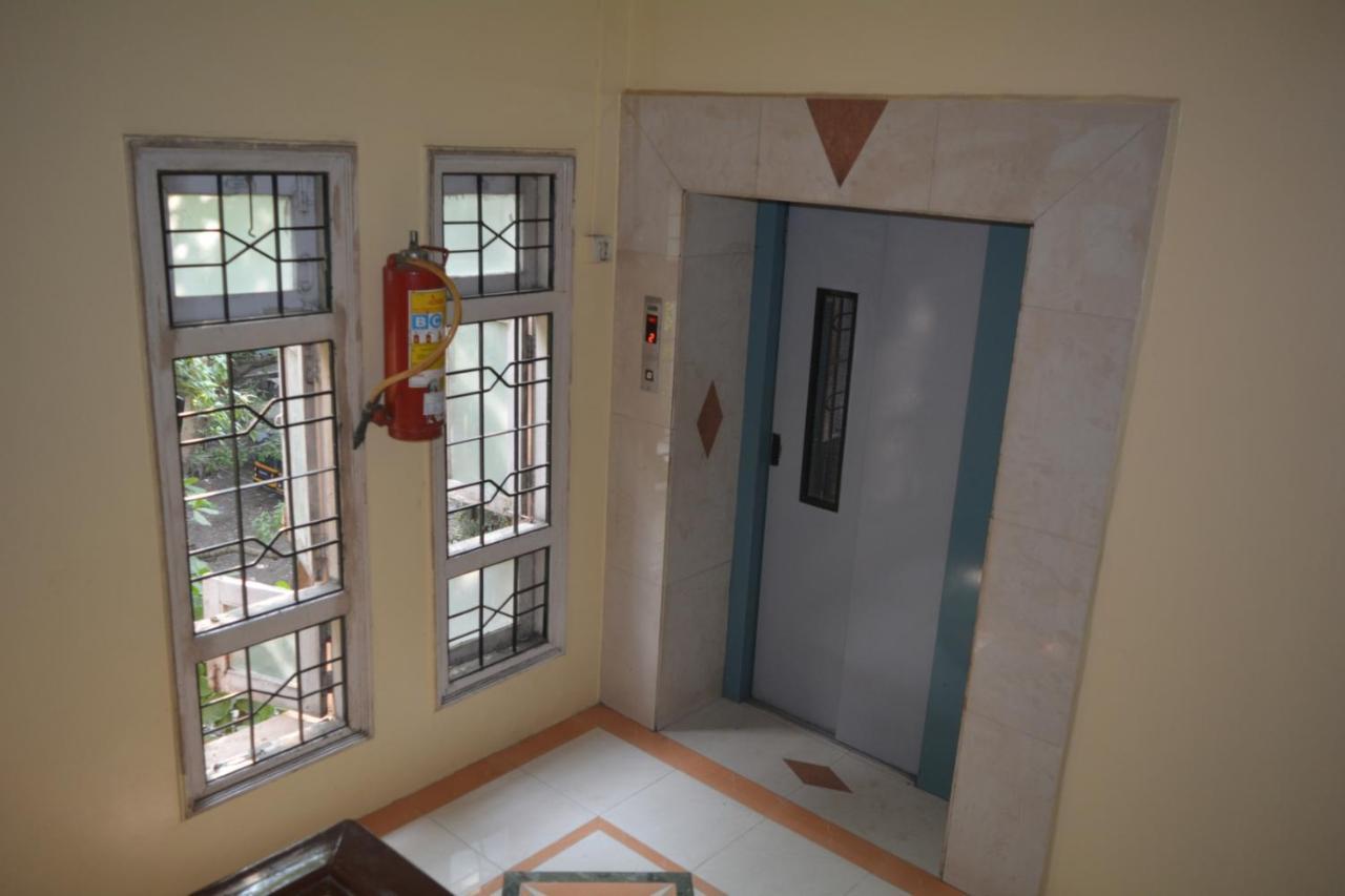 Hotel Poonam Kültér fotó